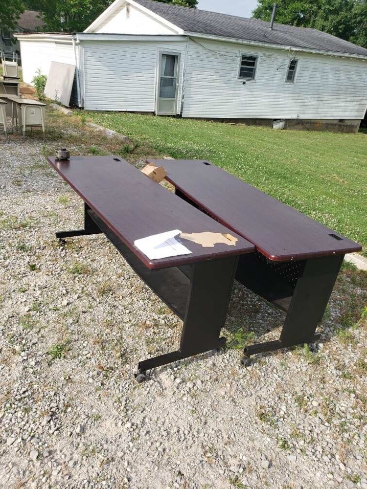 desks